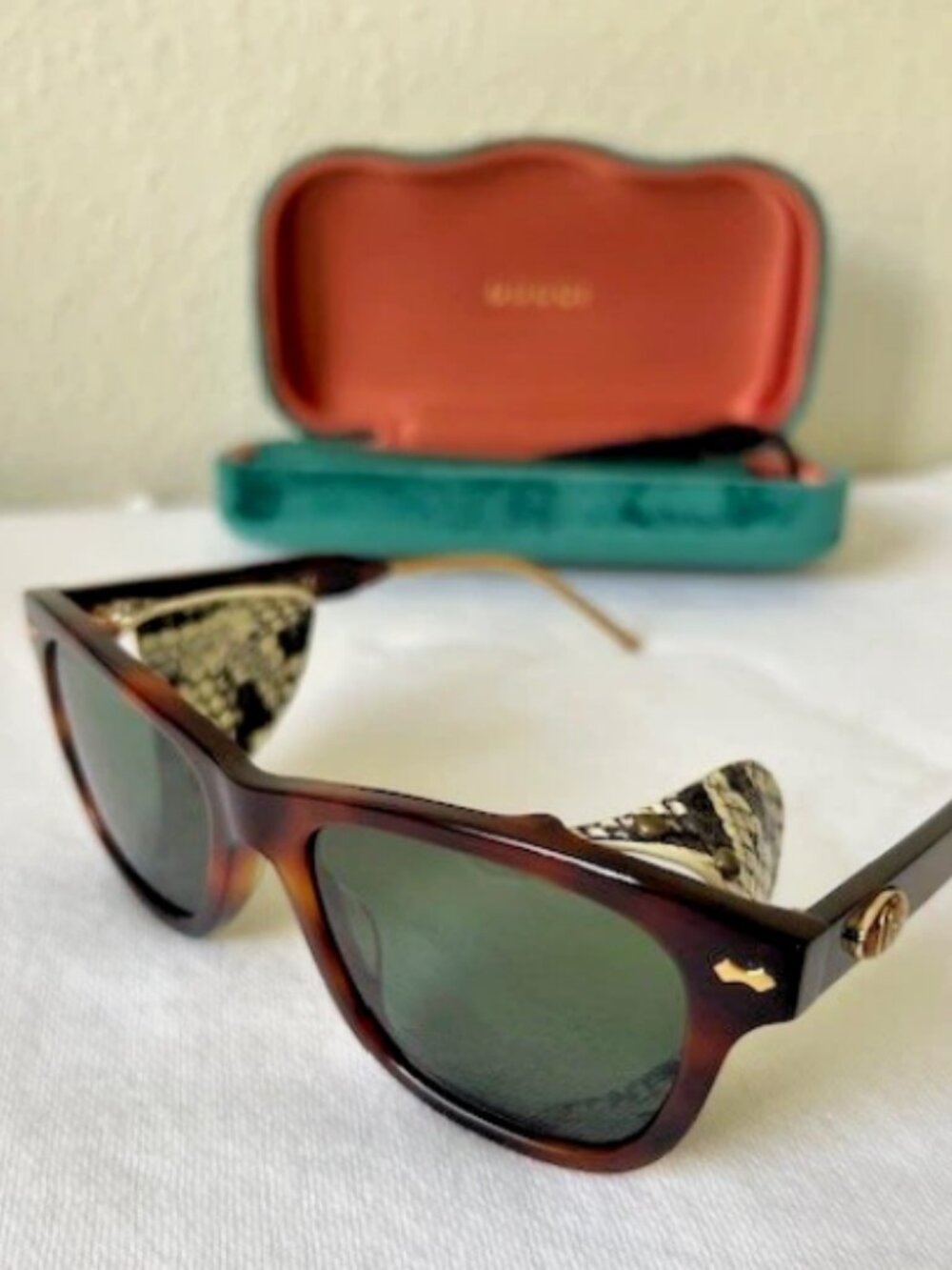 GUCCI GG0671S-002 Unisex Sunglasses Brown Havana Gold Grey Snakeskin/Green 54 mm